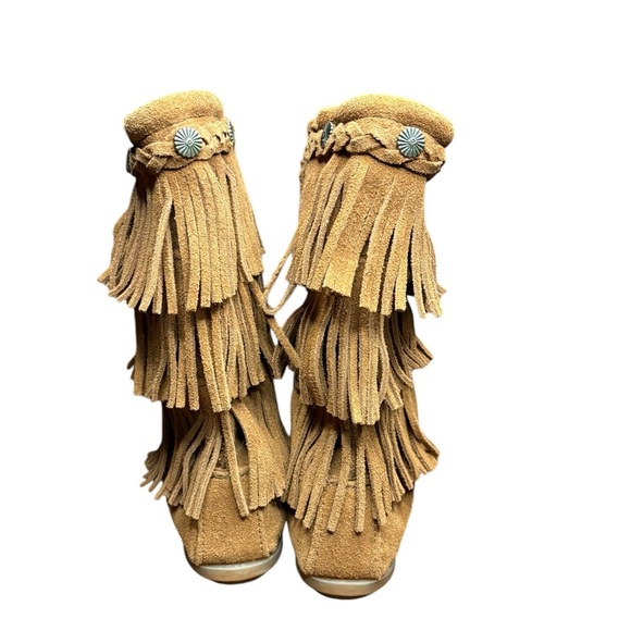 Minnetonka Kids Tall Moccasins 3 layer fringed metal studs inside zip sz 3 used - Picture 7 of 11